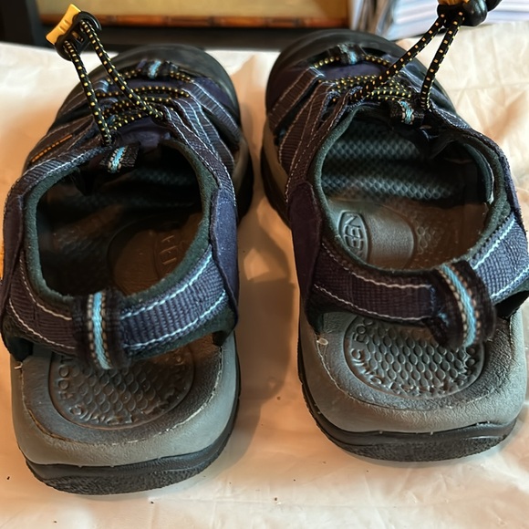 Keene Womens Size 7 Dark Blue like New Samdals - Picture 4 of 5